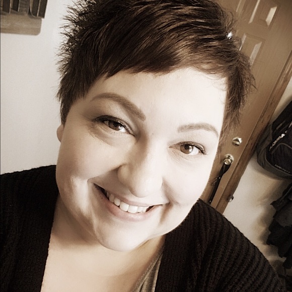 Meet your Posher, Michele - Picture 1 of 1